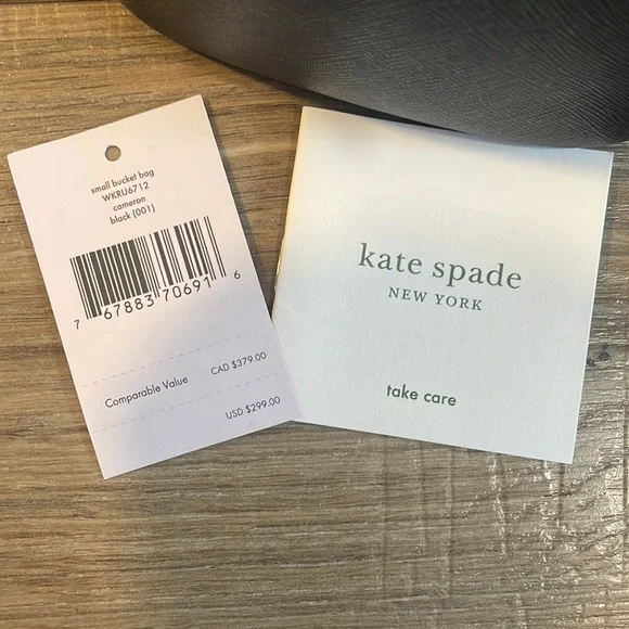Kate Spade small bucket bag with extra adjustable strap. - Picture 5 of 5